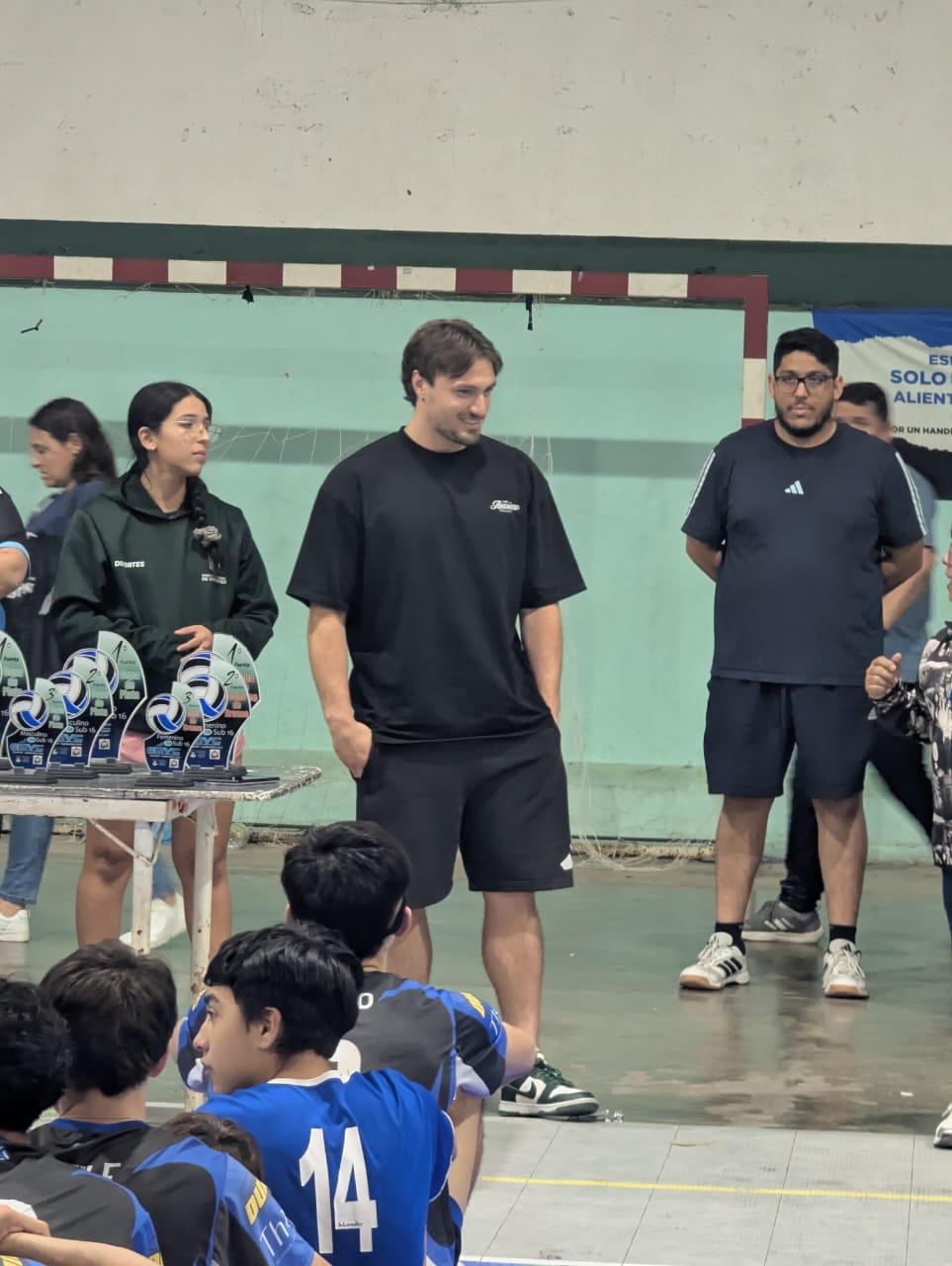 UNA NUEVA ESCUELA DE VÓLEY DE EL BOLSÓN CRECE